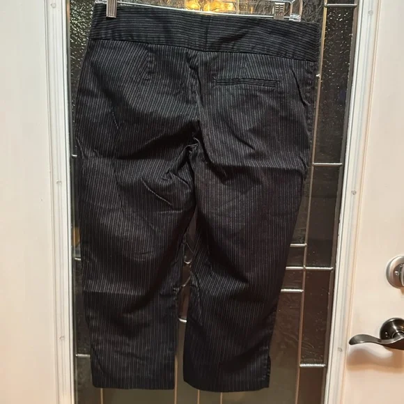 Candies capri pants size 7. - Picture 5 of 14